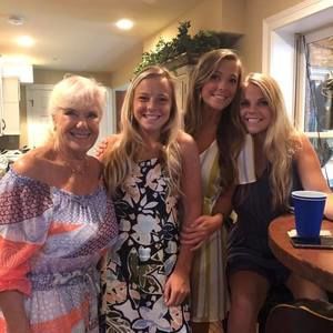 Meet your Posher, Sharon